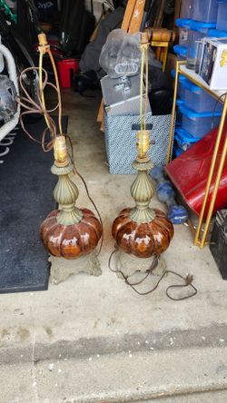 2 vintage lamps.
