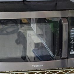TOSHIBA EM131A5C-BS Countertop Microwave Ovens 1.2 Cu Ft