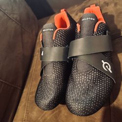Peloton Altos Cycling Shoes, Black, Women's Size 8 / Men's Size 6.5
