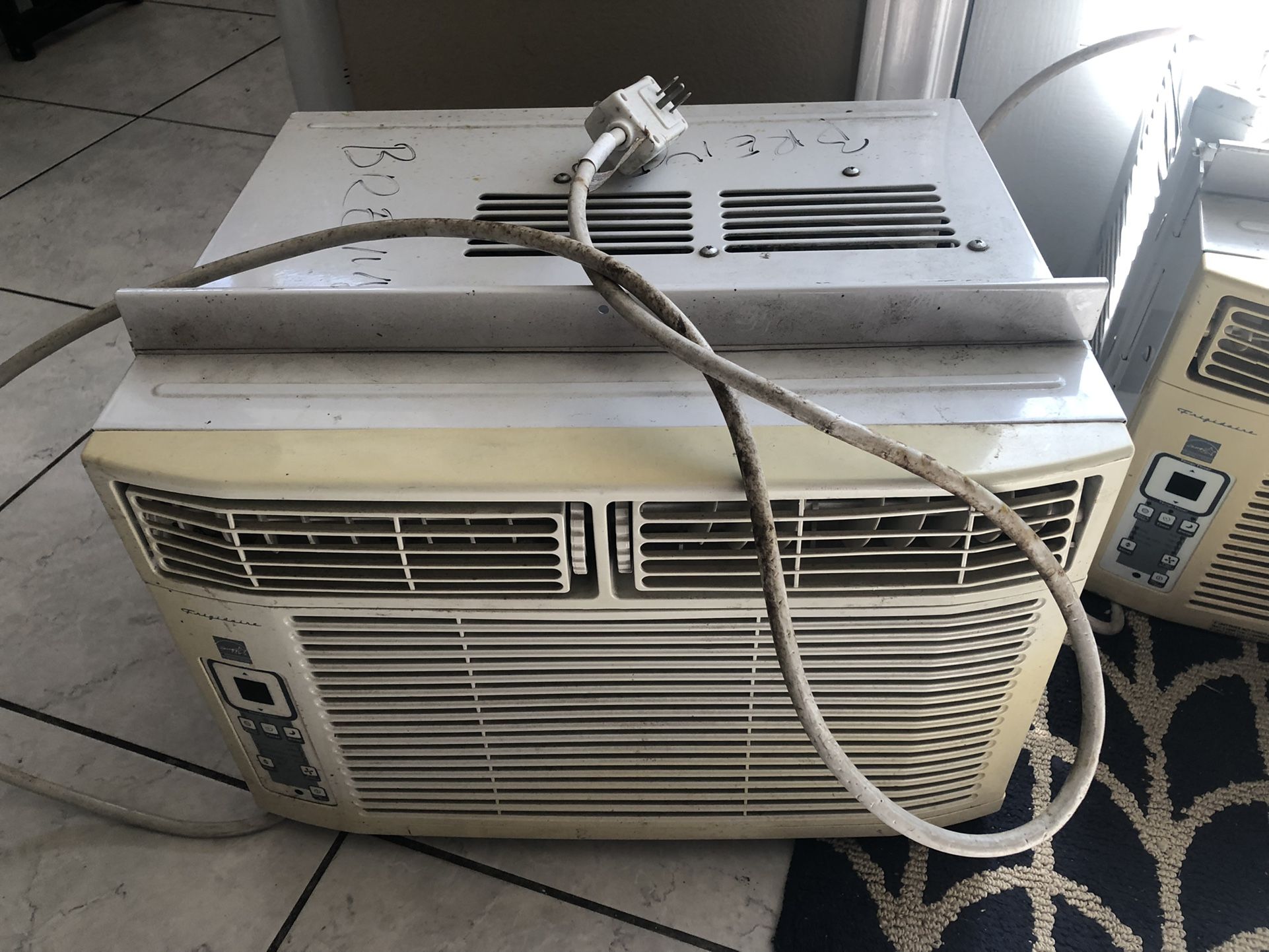 AC Unit (Frigidaire) 