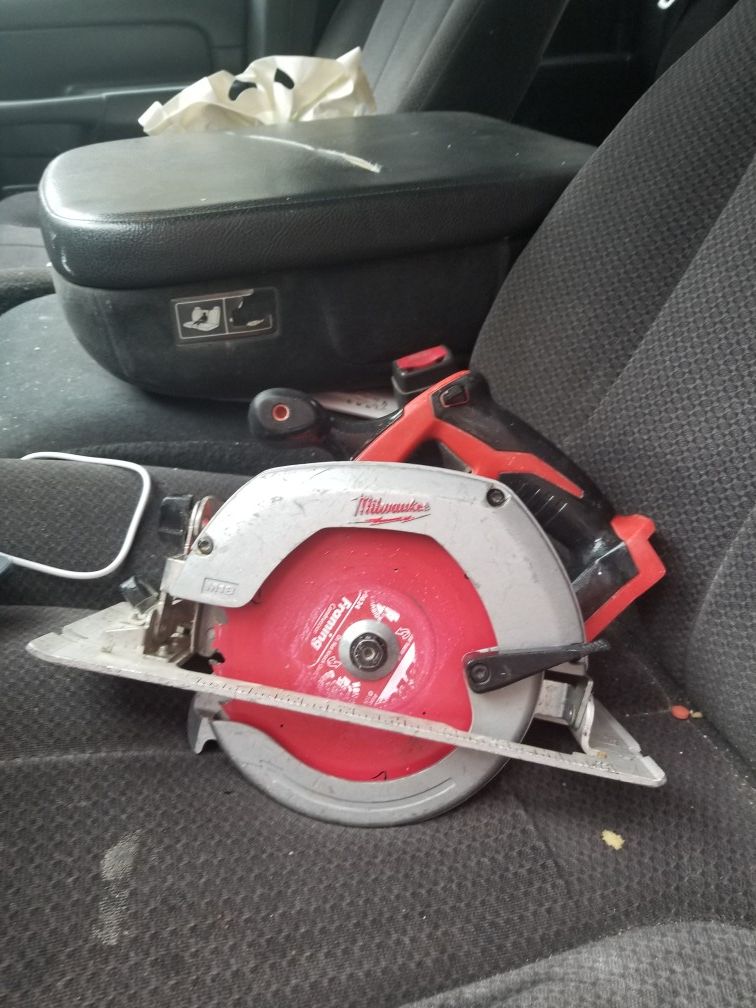 Milwaukee M18 circular saw