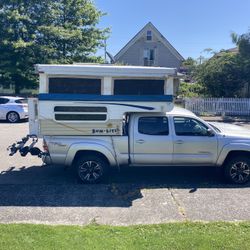 Pop Up Camper mid Sized Truck - Toyota Tacoma - Sunlite Sky hawk SB