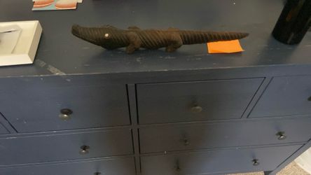 crocodile statue