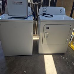 Amana washer and dryer set good condition work good
