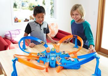 Hot Wheels Track Set x 2 (motorized)