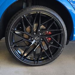 22 X 9 Rims $1400 5 X 112 Lug Pattern