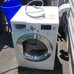 Appartment Size Washing Mashine And Dryer. 