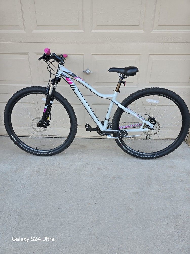 SPECIALIZED JETT MOUNTAIN BIKE 29ER (MEDIUM FRAME)