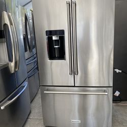 Kitchen Aid beautiful stainless steel refrigerator French door everything works perfectly first come first served 