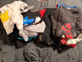 Huge lot over 20 items 3t 4t 5t boy toddler clothes