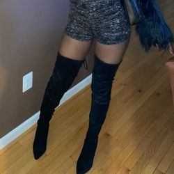Just In In Touch Black pointed boots over Knee Suede