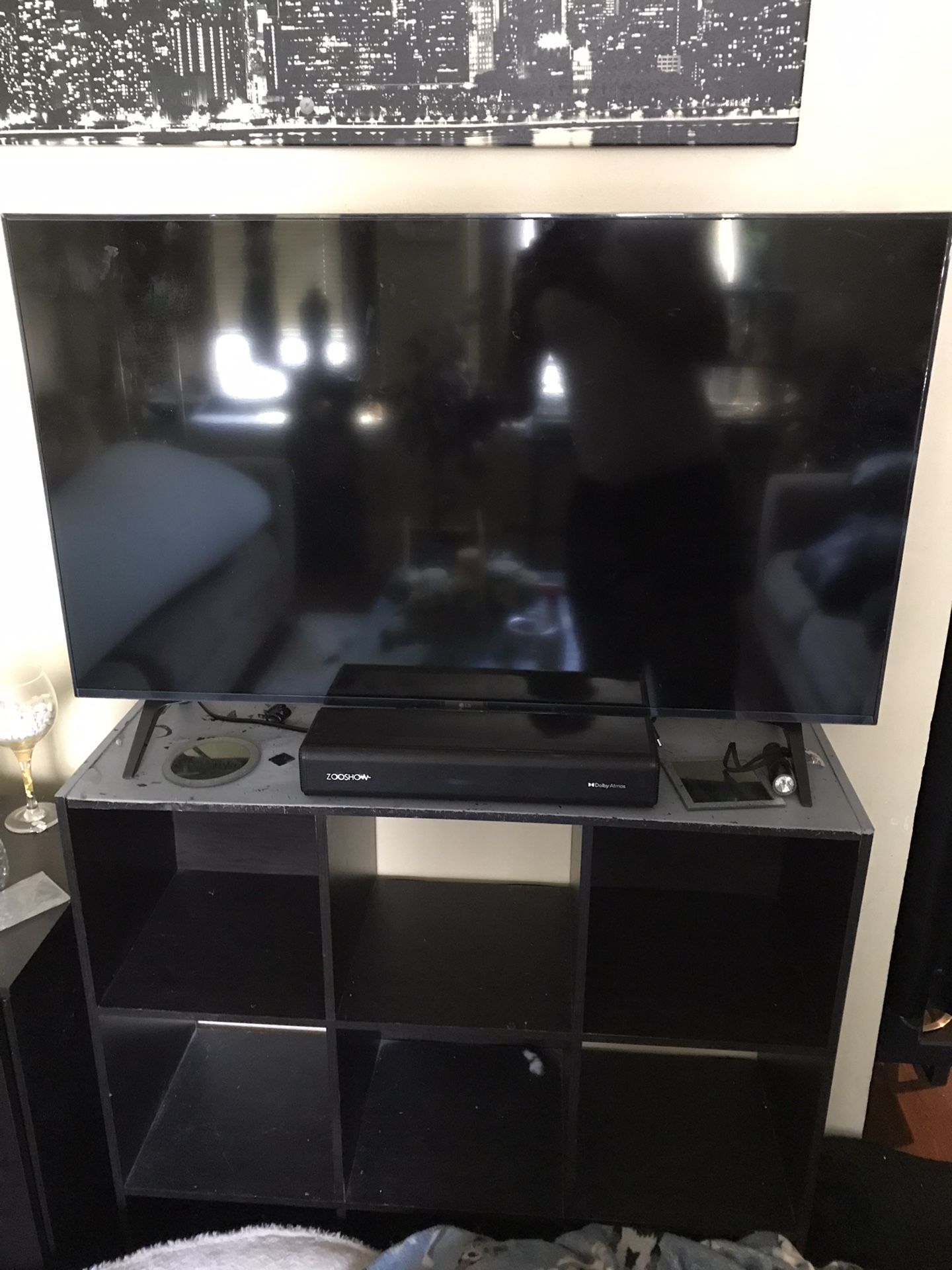 . 43 Inch LG Smart Tv With Remote