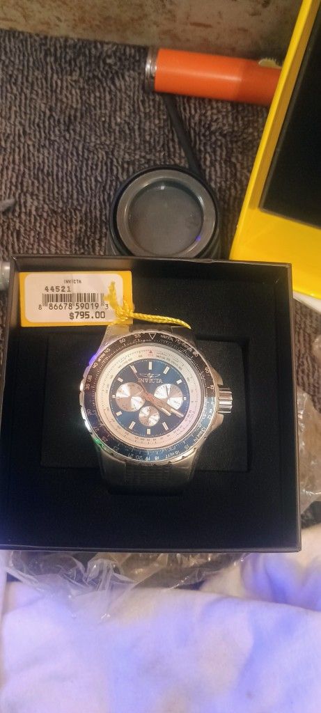 50mm Invicta aviator Watch. Blue/Green