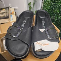 Women’s Black Leather Buckle Sandals Memory Foam Size 8