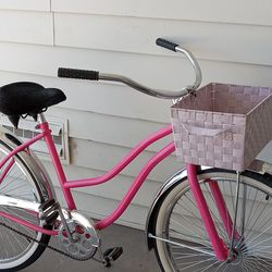 26 INCH WOMENS SCHWINN BEACH CRUISER BIKE FROM THE LOWEIDER 8 BALL COLLECTION VERY COMFORTABLE SUPER NICE FRONT BASKET LOTS OF CHROME GREAT DEAL