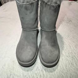 UGG Bailey Bow II Grey Boots Women’s Size 7