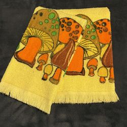 Vintage 1970s Cannon Mushroom Hand Towels