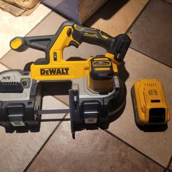 Brand New Dewalt Band Saw