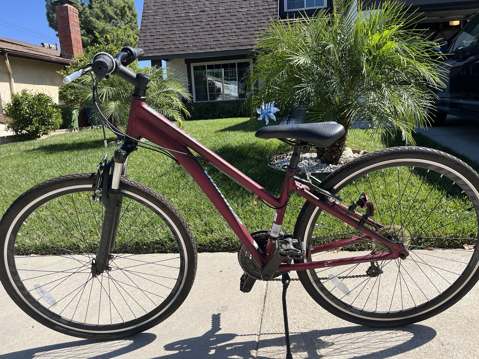 Schwinn Women’s GTX 3 Hybrid Bike - New