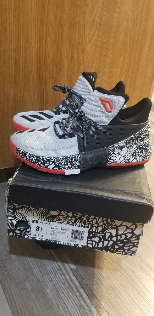 Adidas Brand NEW DLILLARD3