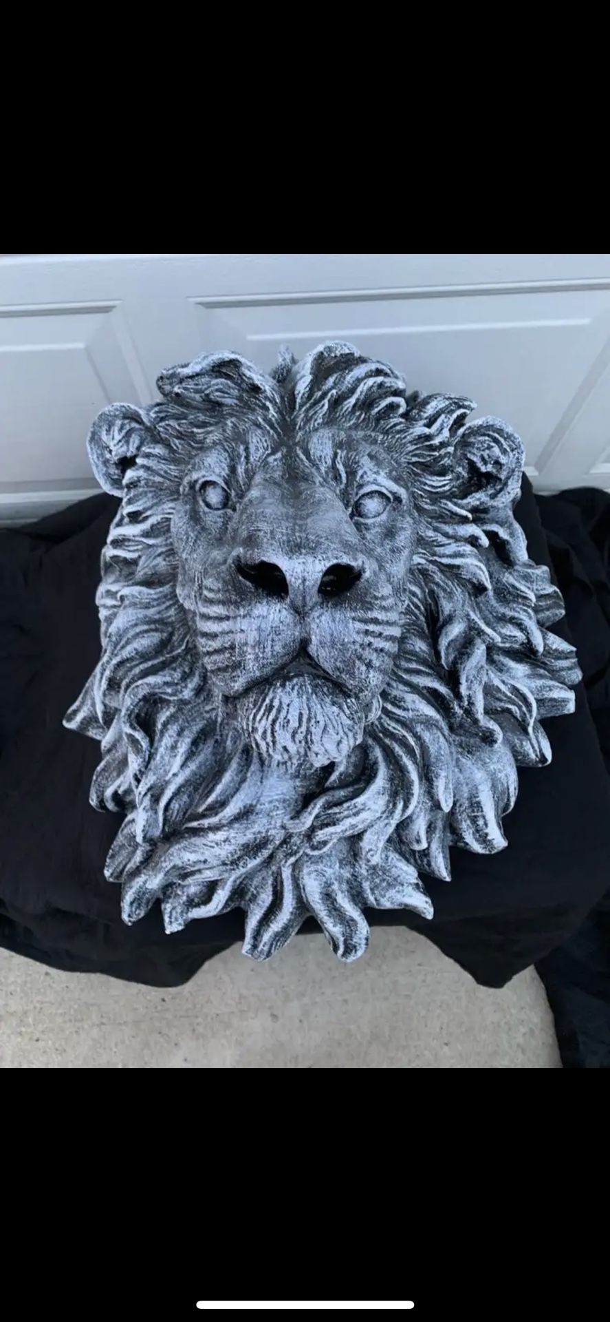 Lion Bust Wall Hanger