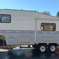 Fifth Wheel RV Aljo 1995