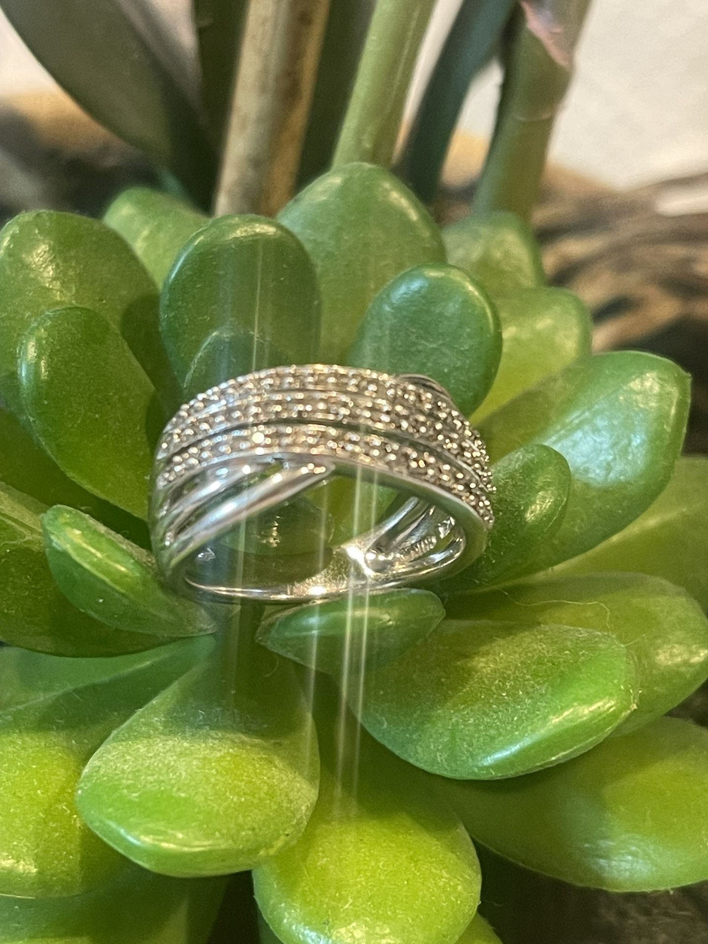 Sterling Silver And Small Diamonds Cross over Ring Size (7) Plata