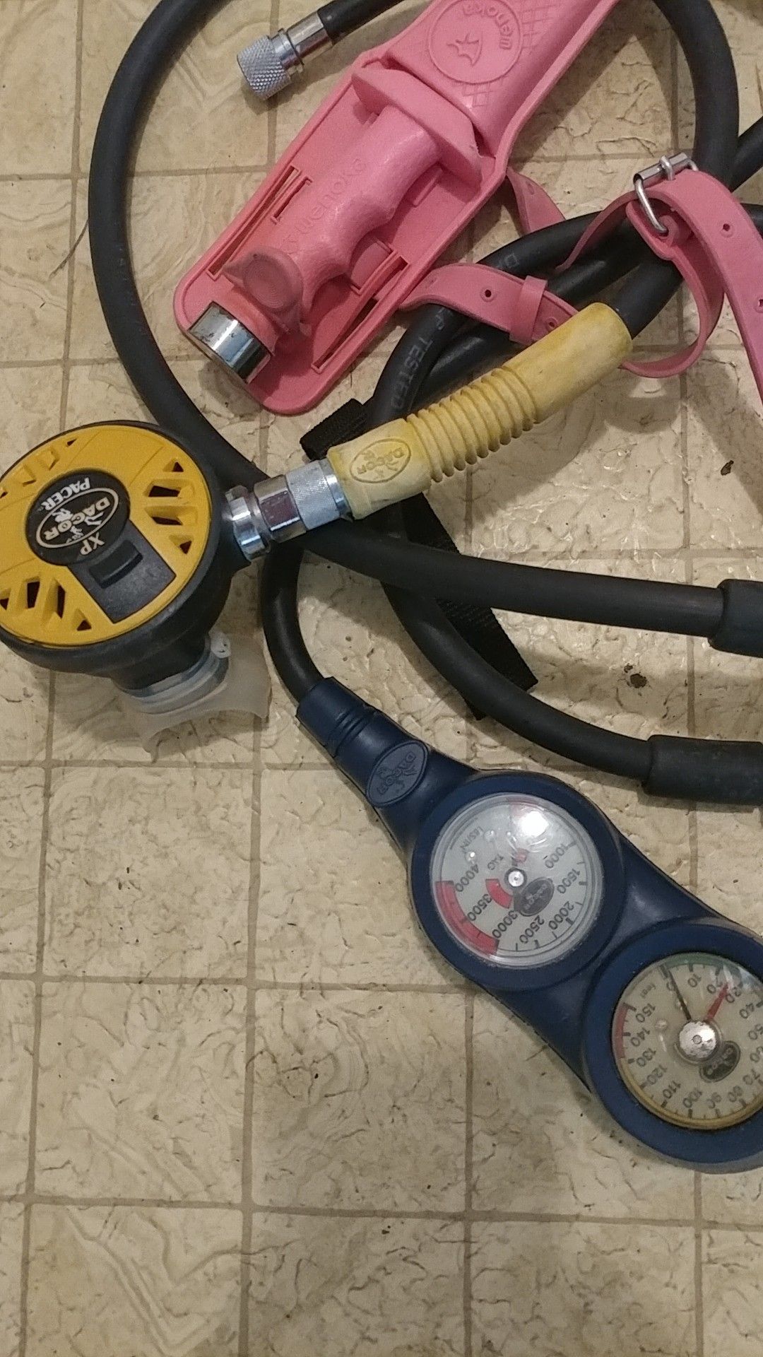 Dacor Pacer scuba first stage , DACOR XP pink regulater, DACOR XP yellow octopus, DACOR gauge