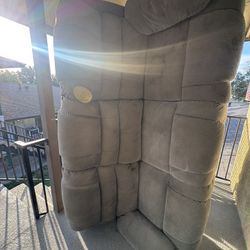 Beige Sectional Couch – Comfortable & Clean