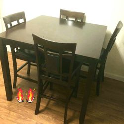 Brand New 💥 Dining Table And Bar Stools👍In Stock