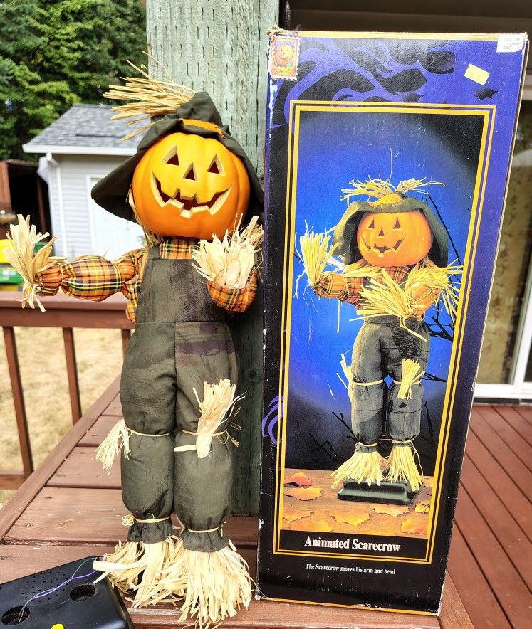 Vintage 1993 Animated/Talking Scarecrow