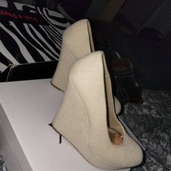 Wedge Shoes SIZE 7 BRASH BRAND