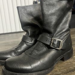 Frye Woman’s Veronica Boot Size 9 B