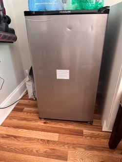 Mini fridge