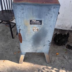 Master Built Smoker 