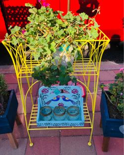 PLANT STAND
