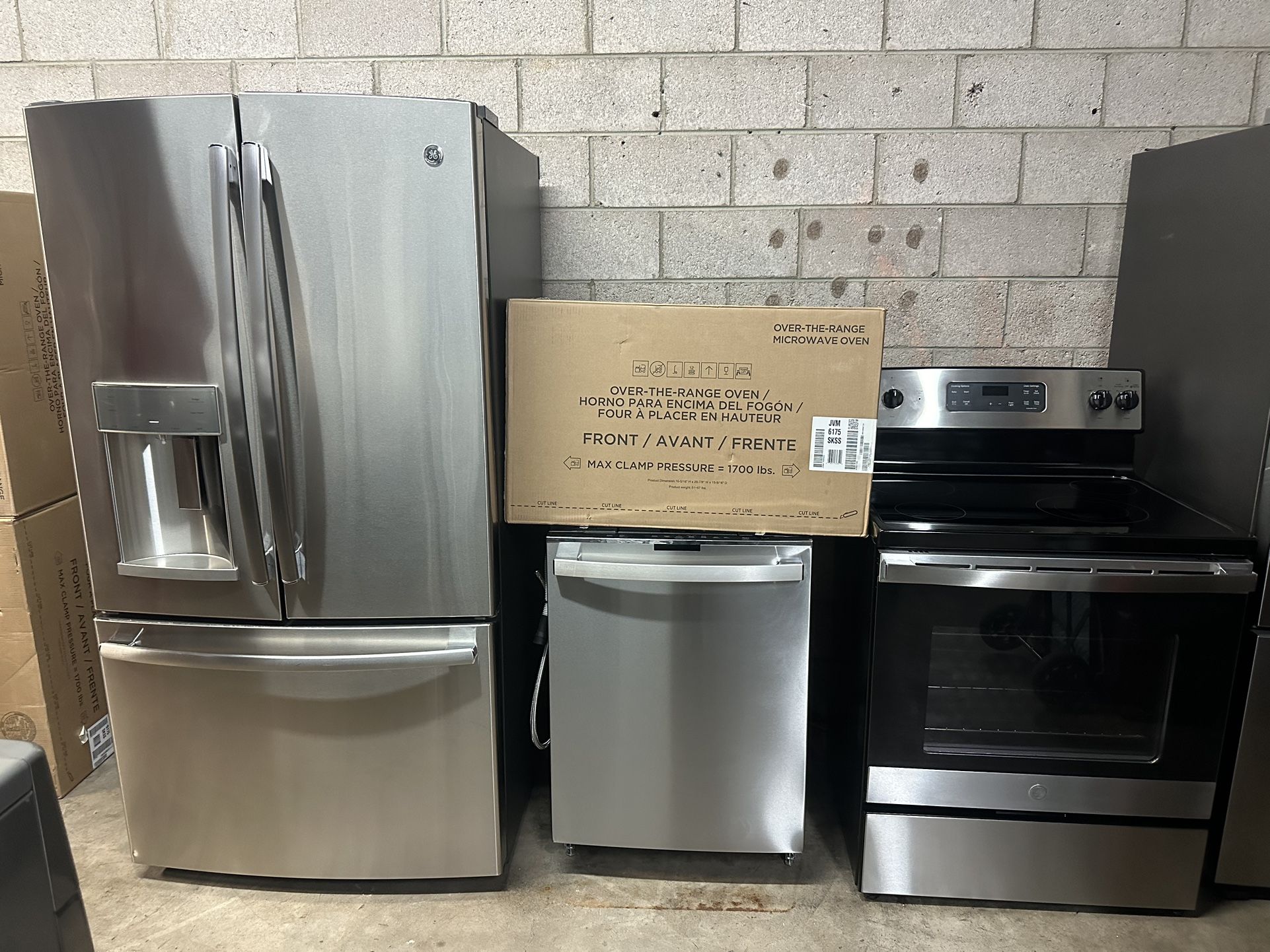  VERY NICE GE STAINLESS STEEL KITCHEN APPLIANCE SET EXCELLENT CONDITIONS 