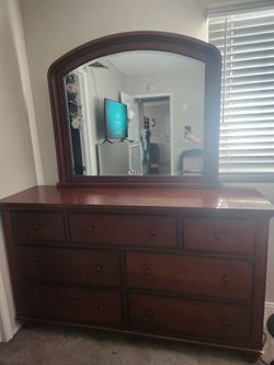 Free Dresser With Mirror