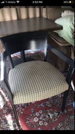 4 pieces of chairs