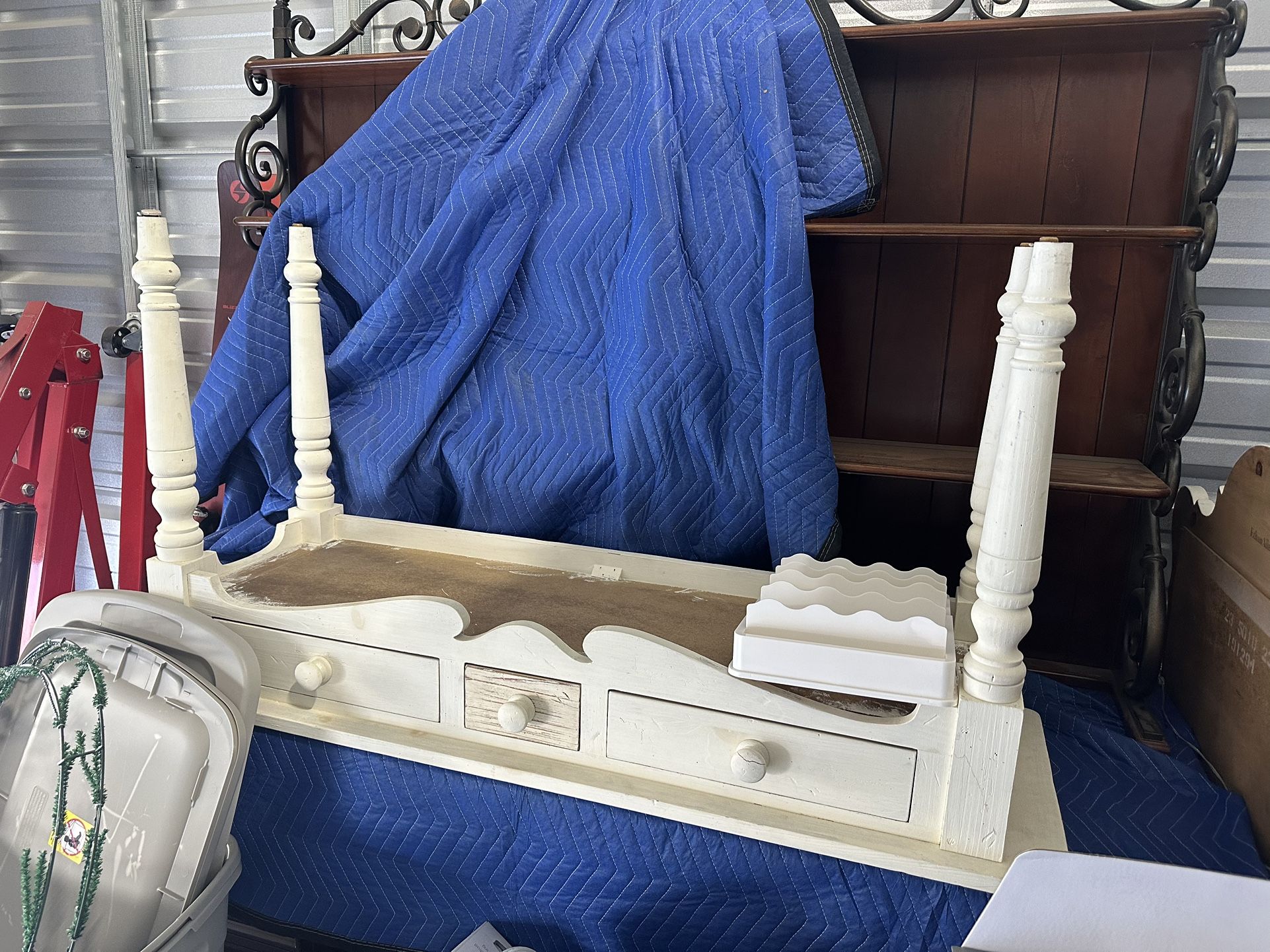 Entry Table And Mirror