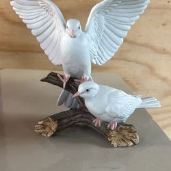 HOMCO Masterpiece Porcelain White Doves Love Bird Figurine Vintage 1985