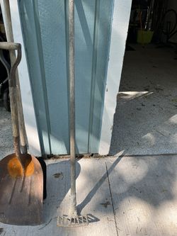 Shovels & Concrete Rake