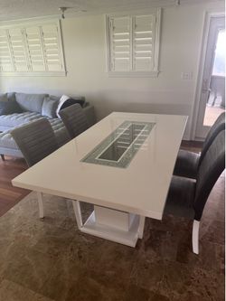 Kanes Dining Table + 4 Chairs