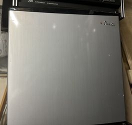 Mini Refrigerator Grey 18 Hot X 18.5 Width 25,00