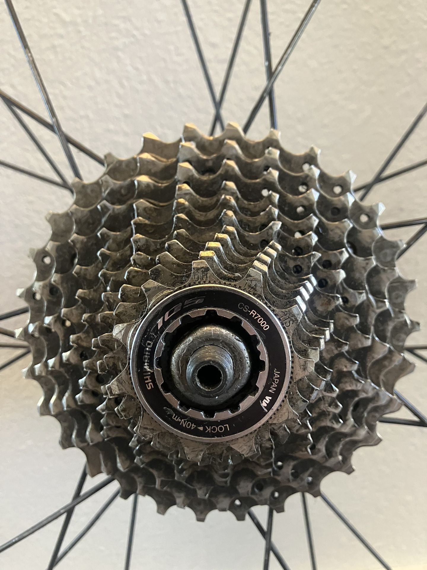 shimano 105 cs-r7000 11-speed cassette 11-30t for road bikes