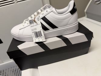 Brand New Adidas Kids Sz 6 