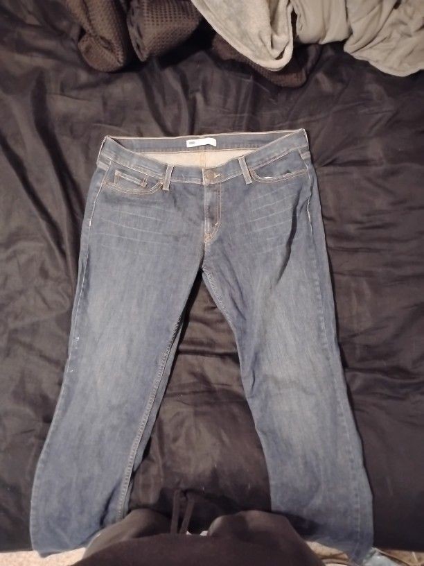 Levi's 524 Too Superlow jeans.