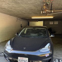 Tesla Model 3 Long Range (Clean Title)