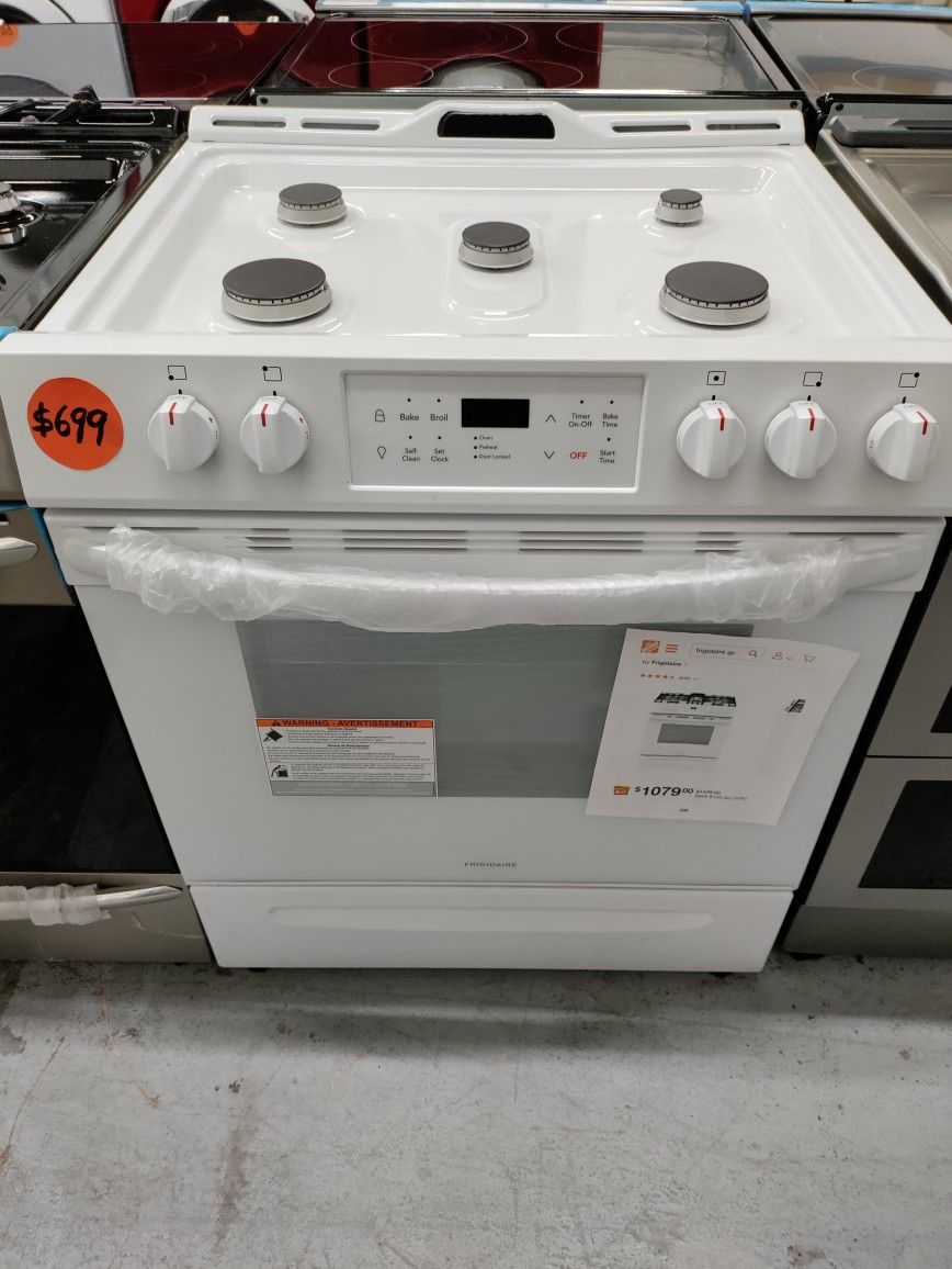 Frigidaire Slide In Gas Stove, New Scratch And Dent