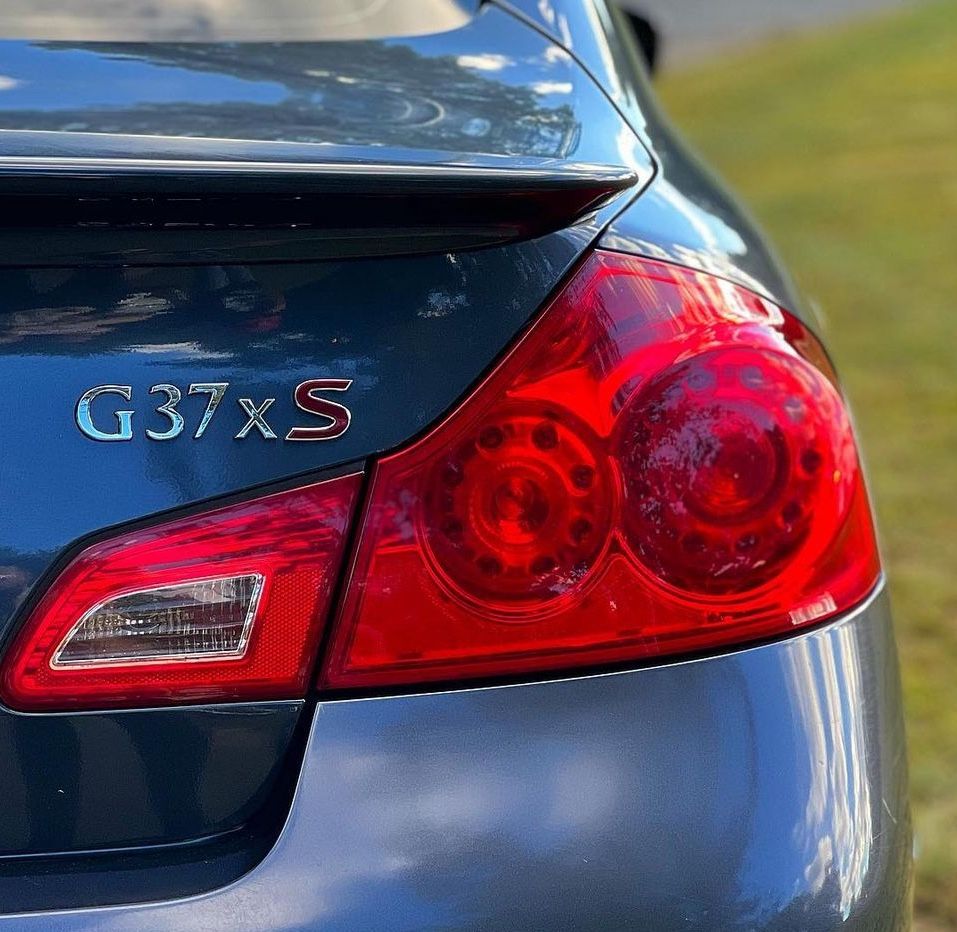 Infiniti G37 Sedan OEM Taillights